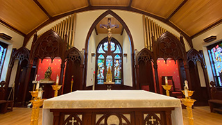 chapel-inside-320 chapel-inside-320