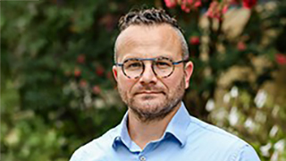 Axel Takacs headshot
