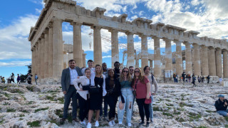 StudentsInGreecex320 students in greece