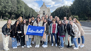A group of Seton Hall students studying abroad. A group of Seton Hall students studying abroad.