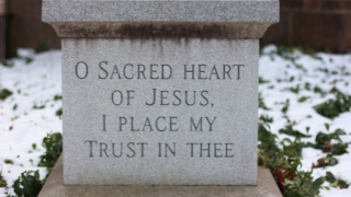statue-Sacred Heartx320 Statue of Sacred Heart